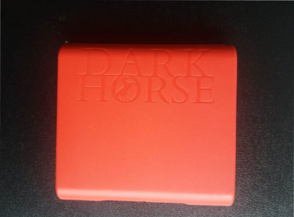 dark horse crvena tabakera